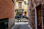 'Pferdekutsche in der Altstadt von Palma, Palma de Mallorca; Balearische Inseln; Spanien; Europa '