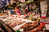 'Einkaufen am Stadt Markt in Palma, Mercat de l'olivar in der Altstadt von Palma, Palma de Mallorca; Balearische Inseln; Spanien; Europa '