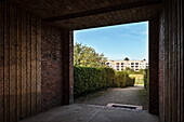 UNESCO Welterbe Sozialer Wohnbau, Blick in Innenhof der Hufeisensiedlung, Berlin, Deutschland