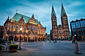 UNESCO Welterbe Bremer Rathaus, Bremer Dom bei Nacht, Hansestadt Bremen, Deutschland