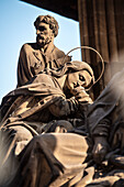 UNESCO Welterbe Dom zu Speyer, Marienfigur am Brunnen vor Kaiser und Mariendom, Rheinland-Pfalz, Deutschland