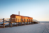 UNESCO Weltnaturerbe Wattenmeer, Strandhütte am Strand von Sankt Peter-Ording, Schleswig-Holstein, Deutschland, Nordsee