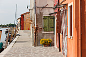 coloured houses, canal with boats, Burano, island near Venezia, Venice, Veneto, Italy, Europe