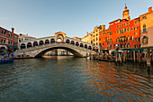 Ponte di Rialto, Rialto bridge, 16.th. century, church San Bartolomeo, Venezia, Venice, UNESCO World Heritage Site, Veneto, Italy, Europe