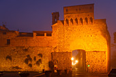 Porta San Giovanni, town gate, fog, San Gimignano, hilltown, UNESCO World Heritage Site, province of Siena, Tuscany, Italy, Europe