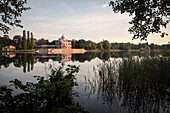 UNESCO Welterbe Schlösser und Gärten Potsdams, Marmor Palais im Neuen Garten am, Heiliger See, Potsdam, Brandenburg, Deutschland