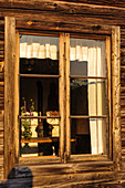 Holzhaus mit Fenster im Freiluftmuseum Skansen , Stockholm, Schweden