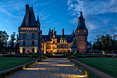the south facade at night seen from the french-style gardens, chateau de maintenon (28), france