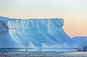 icebergs in the ice fjord, jakobshavn glacier, 65 kilometres long, coming from the inlandsis, sermeq kujalleq, ilulissat, greenland