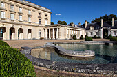wading pool fountain, main courtyard at the chateau de bizy, vernon (27), france