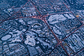 Luftbild des Olympiaparks in München am frühen Morgen, München, Bayern, Deutschland