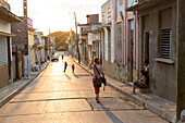 empty street in a colonial town, Santa Clara, family travel to Cuba, parental leave, holiday, time-out, adventure, Santa Clara, province Villa Clara, Cuba, Caribbean island