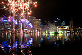 Darling Harbour und die City während des Vivid Festivals, Sydney, New South Wales, Australien