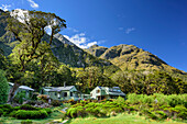 Hütte Mackenzie Hut am Routeburn Track, Routeburn Track, Great Walks, Fiordlands Nationalpark, UNESCO Welterbe Te Wahipounamu, Queenstown-Lake District, Otago, Südinsel, Neuseeland