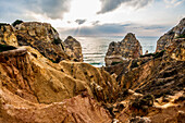Küstenlandschaft mit bunten Felsen, Ponta da Piedade, Lagos, Algarve, Portugal