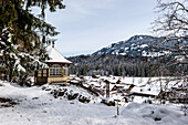 verschneites Dorf, Fischen, Langenwang, Unterkunft, Illertal, Hörnerdörfer, Allgäu, Baden-Württemberg, Deutschland, Europa