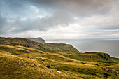 Aussicht auf den Atlantik bei Steil Klippen Slieve League, Teelin, Grafschaft Donegal, Irland, Wild Atlantic Way, Europa