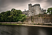 Kilkenny Castle high above Nore River, County Kilkenny, Ireland, Europe