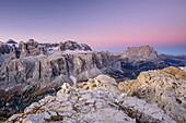 Sella und Langkofel bei Morgendämmerung, vom Ciampac, Dolomiten, UNESCO Welterbe Dolomiten, Venetien, Italien