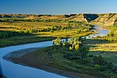Little Missouri River Valley in late summer, Theodore Roosevelt NP (South Unit), North Dakota, USA.