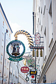 Schilder, Getreidegasse, Salzburg, Österreich, Europa