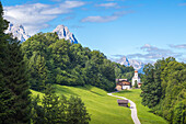 Wamberg village with Mount Zugspitze and Waxenstein on the background, Garmisch Partenkirchen, Bayern, Germany
