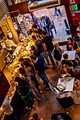 Straßencafé in Bologna, Emilia Romania, Italien, Europa
