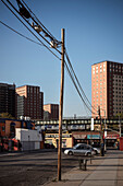 Strommast aus Holz auf Coney Island, Brooklyn, New York City, Vereinigte Staaten von Amerika, USA, Nordamerika