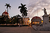 Plaza Marti in Ciefiegos, Kuba
