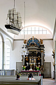 Prerow, Votivschiffe in der Kirche,  Ostseeküste, Mecklenburg-Vorpommern Deutschland