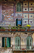 Mittelalterliche Hausfassade in Verona, Italien, Europa