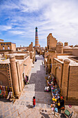 Blick auf das Islam-Hodscha-Minarett, Chiwa, Usbekistan, Asien