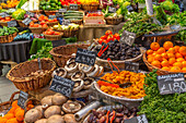 Fruit and vegetables stall in Borough Market, Southwark, London, England, United Kingdom, Europe