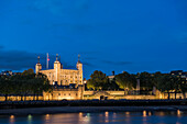 Tower of London at night, UNESCO World Heritage Site, City of London, London, England, United Kingdom, Europe