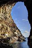 Poris de Candelaria, Cueva de Candelaria, Piratenhöhle, Steilküste bei Tijarafe, Atlantik, UNESCO Biosphärenreservat, La Palma, Kanarische Inseln, Spanien, Europa
