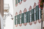 Fenster und Straßenlaterne von Meran,E5, Alpenüberquerung, 6. Etappe,Vent, Niederjochbach,Similaun Hütte, Schnalstal,   Vernagt Stausee,Meran