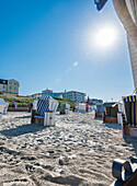 Strand vor dem Café Pudding, Wangerooge, Ostfriesland, Niedersachsen, Deutschland