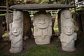 präkolumbische Stein Skulpturen im Archäologischen Park, , San Agustin, UNESCO Weltkulturerbe, Departmento Huila, Kolumbien, Südamerika