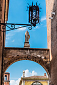 Sculptures and Archways, Via Dante Alighieri, Verona, Veneto, Italy