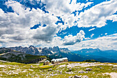 Rosengarten Gebirge mit Schlernhaus, Compatsch, Seiser Alm, Südtirol, Italien