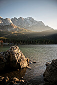 Eibsee unterhalb Zugspitze, Gemeinde Grainau, Garmisch-Partenkirchen, Bayern, Alpen, Deutschland