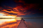 Steg am See bei Fön im Abendlicht, Ambach, Starnberger See , Oberbayern, Bayern, Deutschland