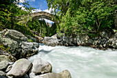 Roman stone bridge 'Pont de la Raya, Refuge de Lavey, Ecrins, Ecrins National Park, Dauphiné, Dauphiné, Hautes Alpes, France