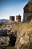 Blick von Akershus Festung auf Osloer Rathaus, Oslo, Norwegen, Skandinavien, Europa