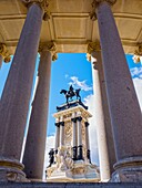 Monumento al rey Alfonso XII en el Parque de El Retiro. Madrid, Spain.