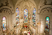 Kunstinstallation in der Kapelle, Schloss Chaumont, Château de Chaumont, Chaumont-sur-Loire, Loire, Département Loir-et-Cher, Frankreich