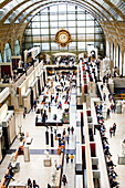 Menschen im Museum d'Orsay Paris, Frankreich, Europa