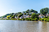 Elbe mit Blick auf das Treppenviertel von Blankenese, Hamburg, Norddeutschland, Deutschland