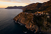 Luftaufnahme von Corniglia am Wintertag, Stadtbezirk von Vernazza, Cinque Terre, La Spezia-Provinz, Ligurien-Bezirk, Italien, Europa