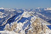 Ausblick vom Wendelstein (1838 m) auf die Kesselwand (1721m), Mangfallgebirge, Bayerischzell, Oberbayern, Bayern, Deutschland